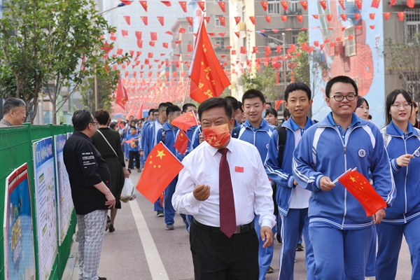 咸阳渭城中学国庆搬迁活动